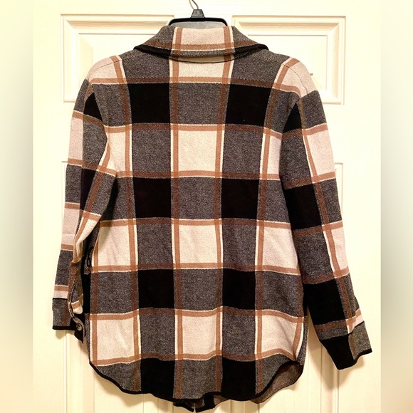 Cashmere & Cupcakes Plaid Knit Shacket Size M - Picture 5 of 8